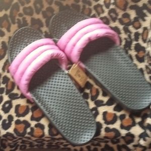 Nwt Pink slides